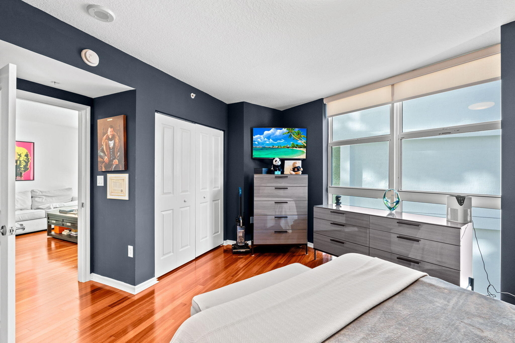 347 N New River Dr Drive E - Photo 3