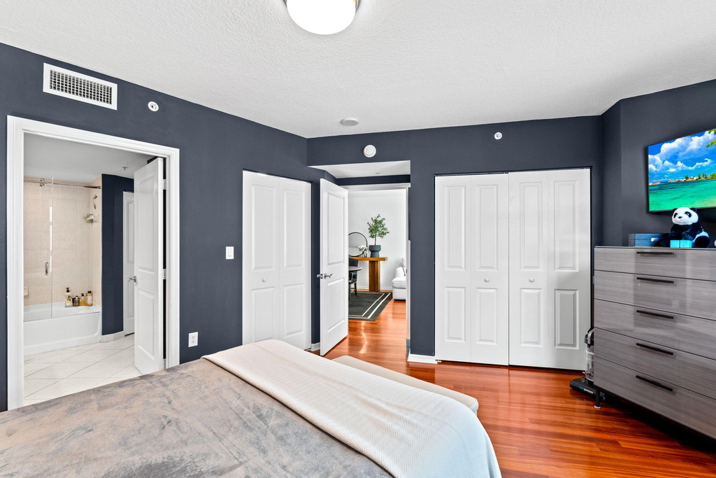 347 N New River Dr Drive E - Photo 4
