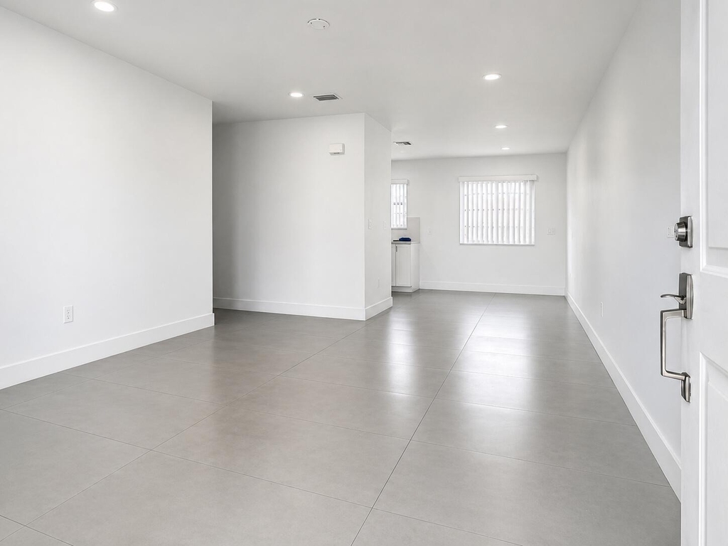 2152 Sw 72nd Avenue - Photo 2