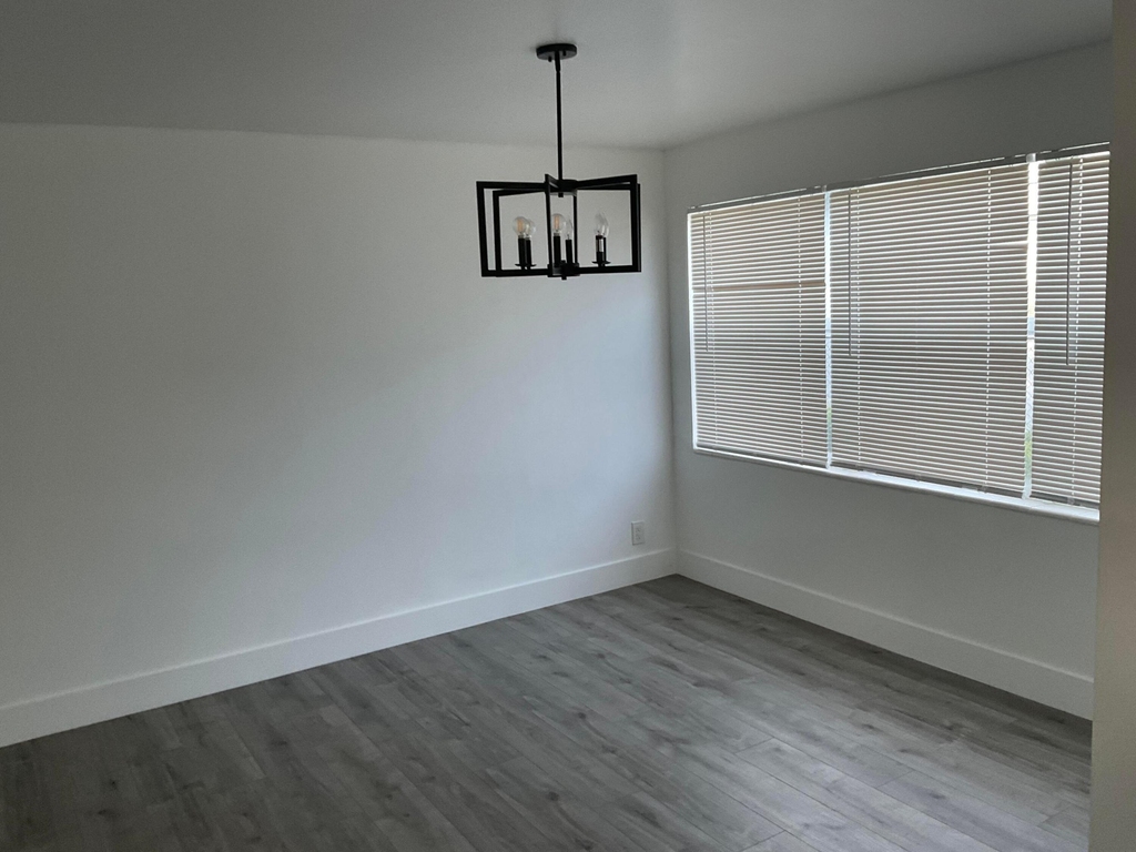 5662 Parke Avenue - Photo 9