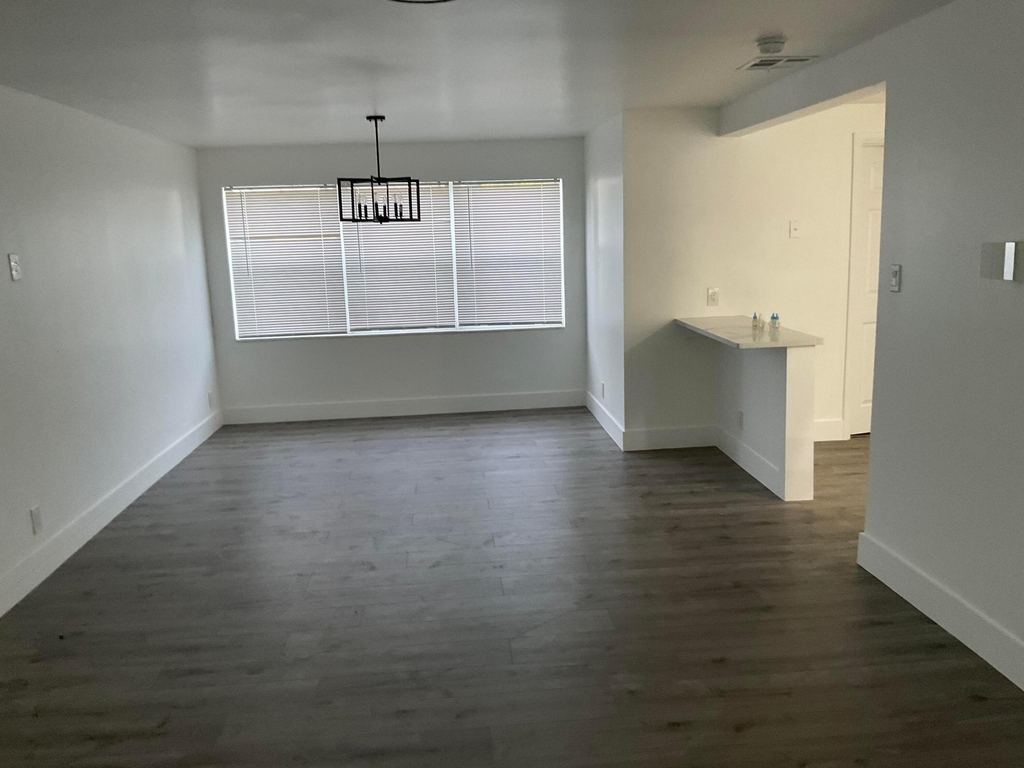 5662 Parke Avenue - Photo 3