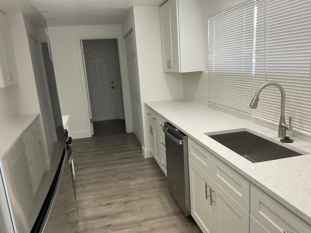 5662 Parke Avenue - Photo 6