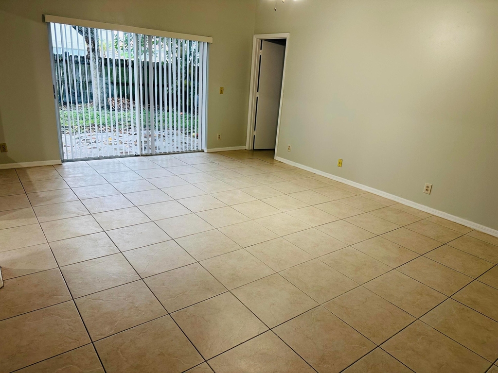 5165 Foxhall Pl - Photo 5