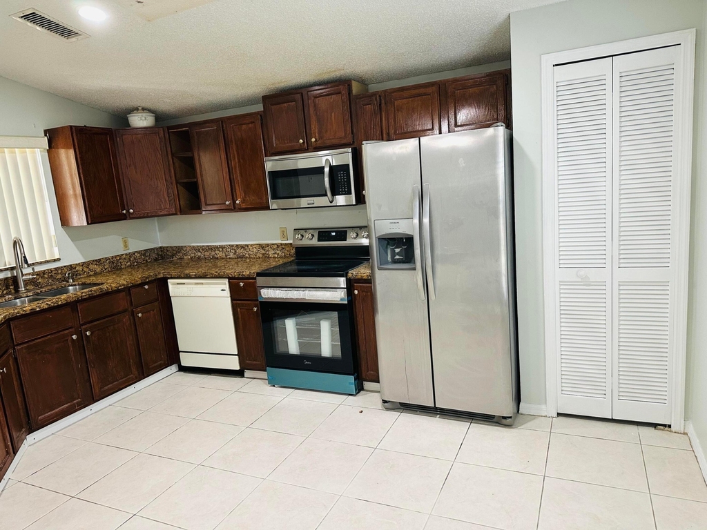 5165 Foxhall Pl - Photo 4