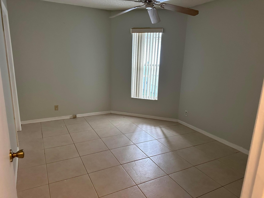 5165 Foxhall Pl - Photo 9