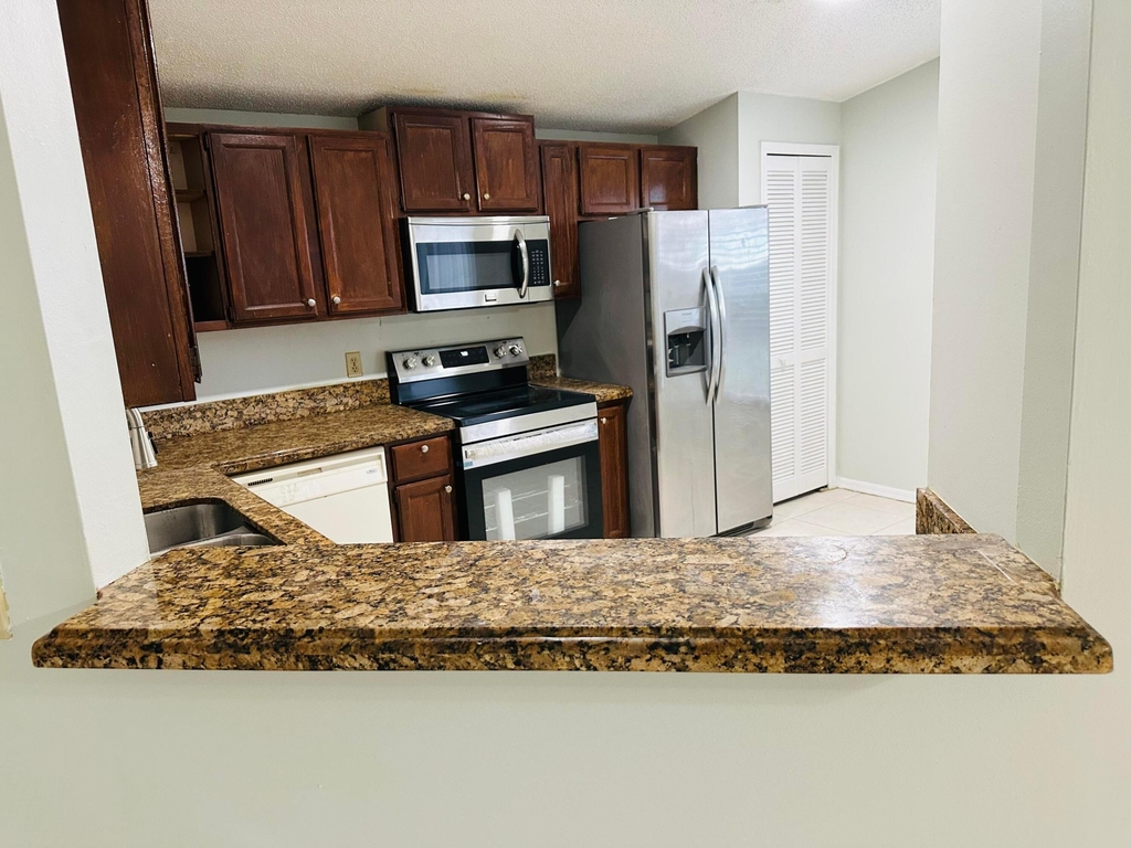 5165 Foxhall Pl - Photo 1