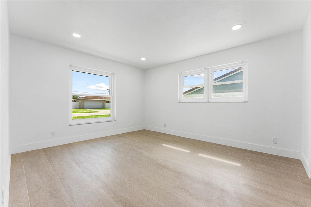 1540 Nw 10th Street - Photo 11