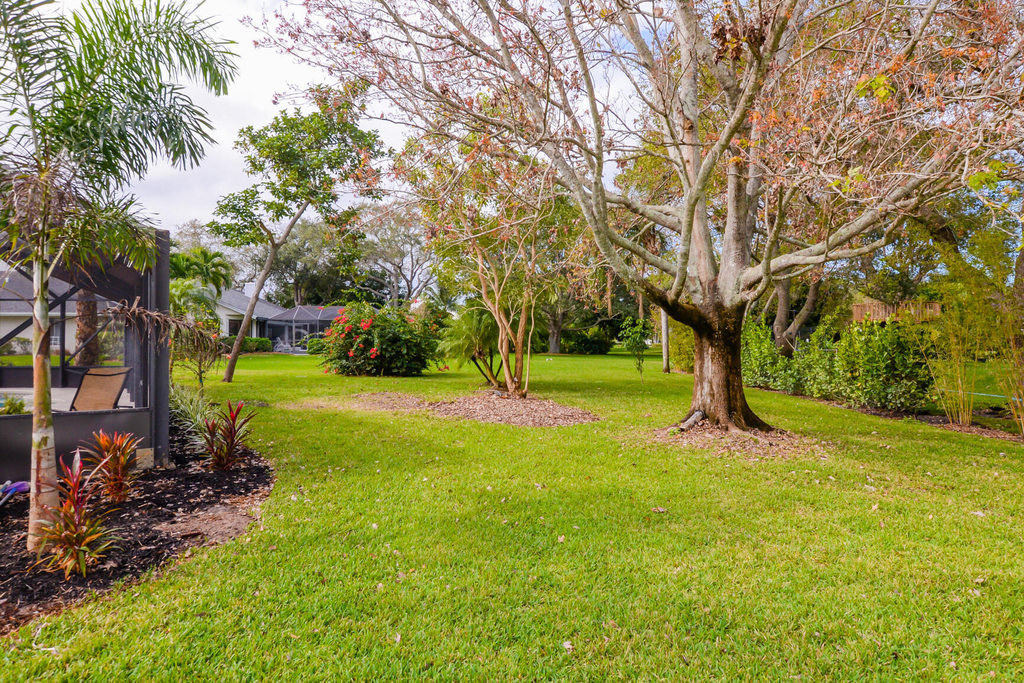 2411 Ne Pinecrest Lakes Boulevard - Photo 39