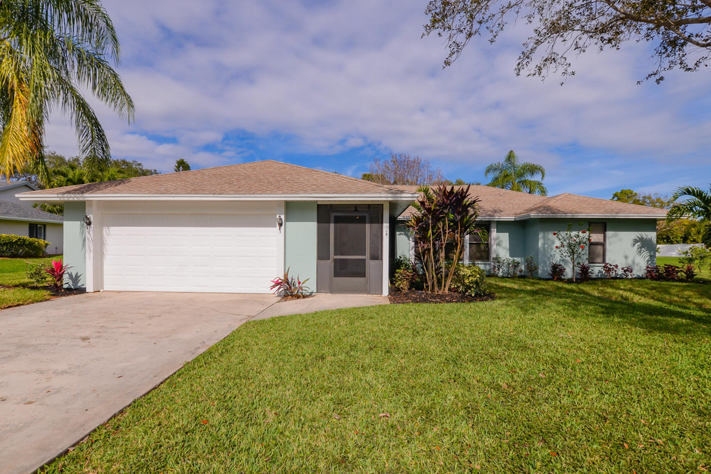 2411 Ne Pinecrest Lakes Boulevard - Photo 1