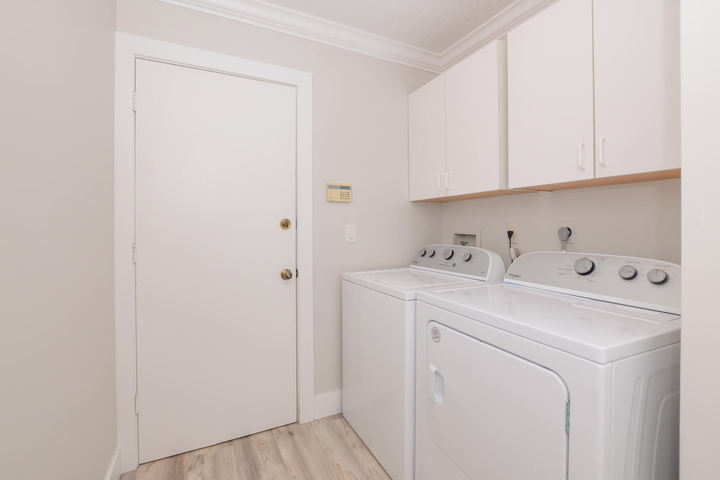 2411 Ne Pinecrest Lakes Boulevard - Photo 42