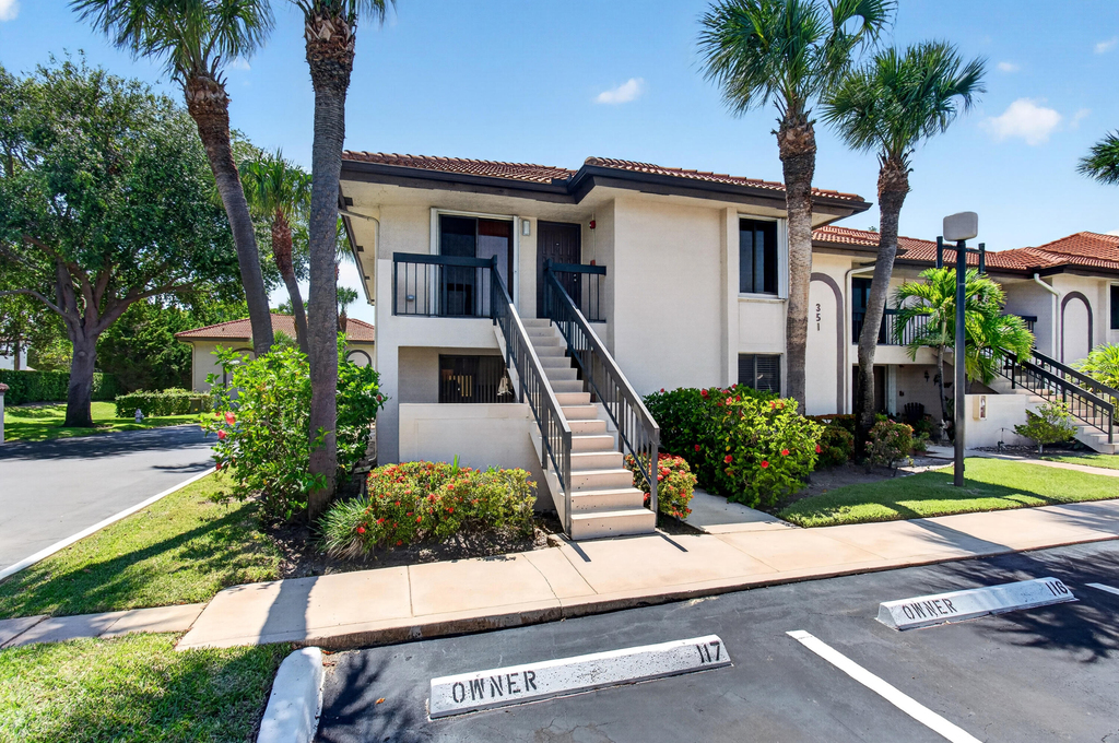 351 Club Circle - Photo 2