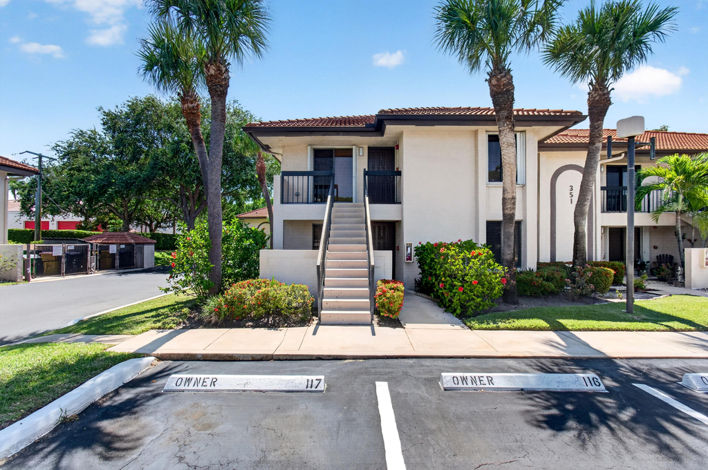 351 Club Circle - Photo 1