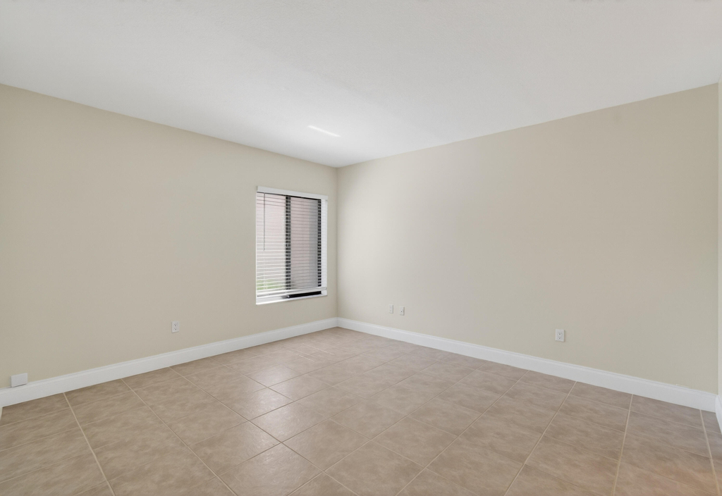 351 Club Circle - Photo 32