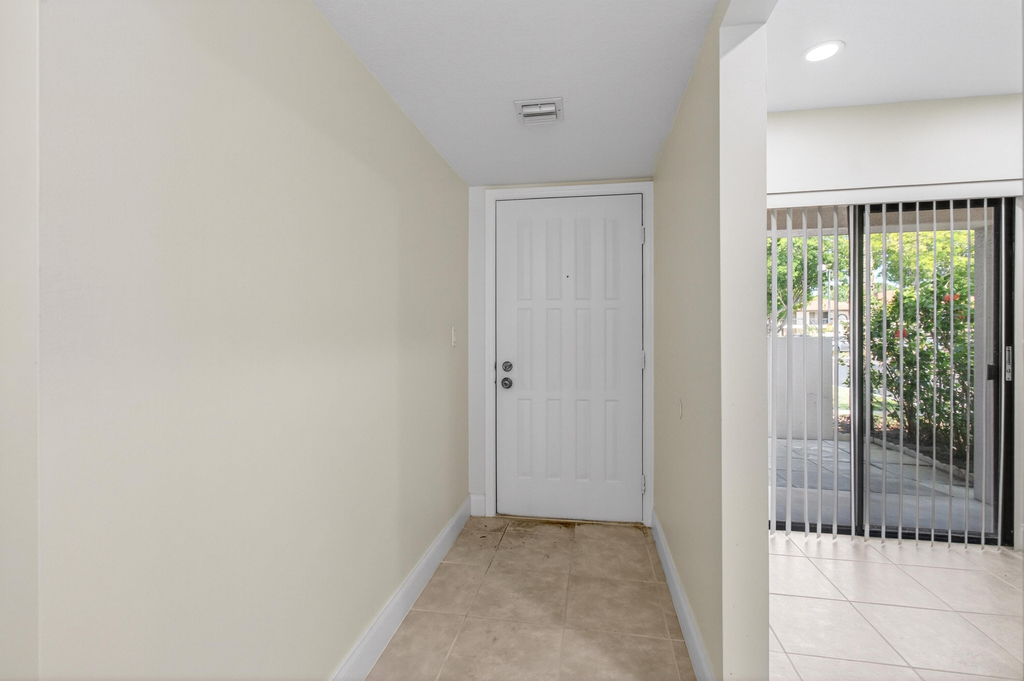 351 Club Circle - Photo 8