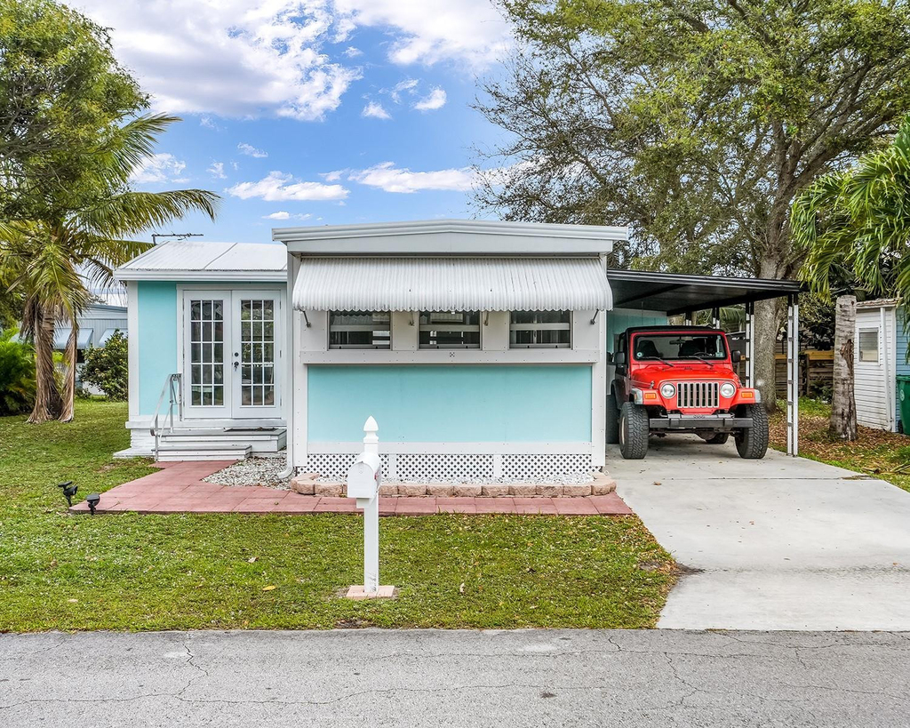 1680 Sw 84th Avenue - Photo 0