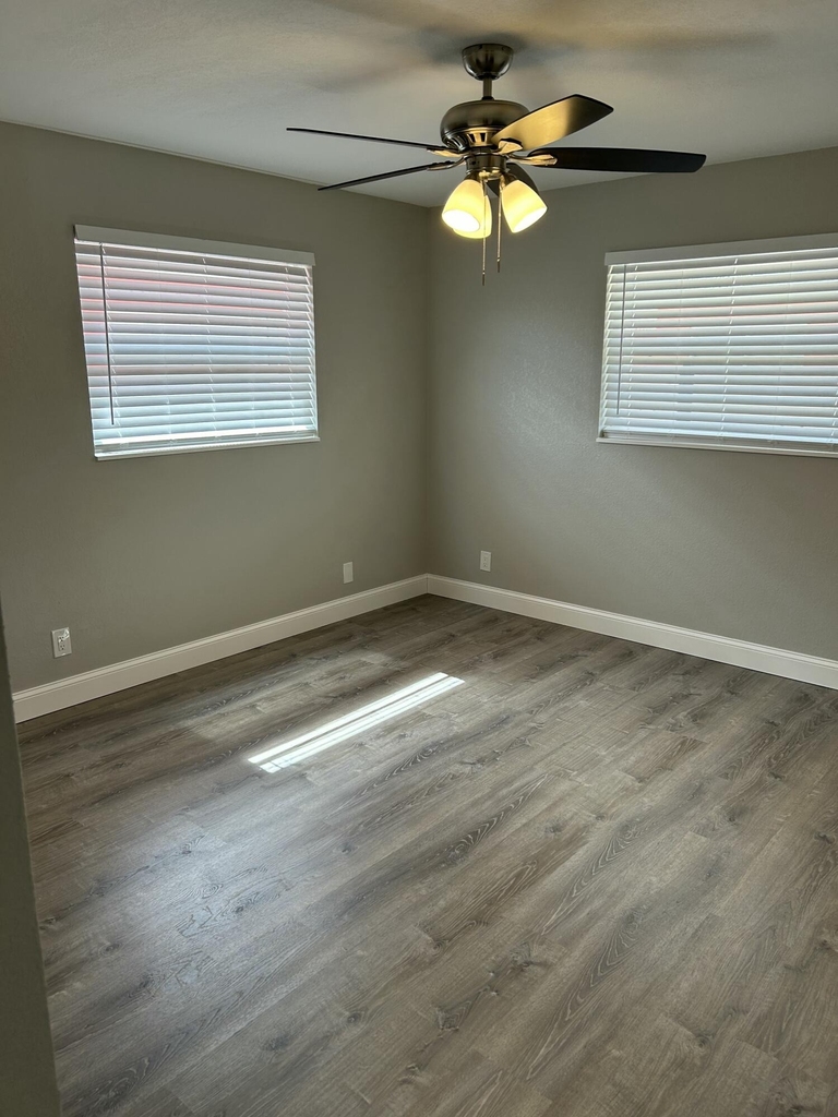 628 N M Street - Photo 9