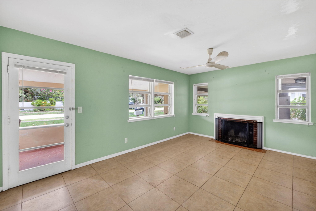 841 Sw 18th Court - Photo 16