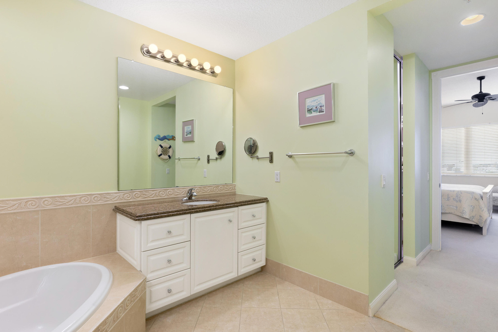 33 Harbour Isle Drive W - Photo 16