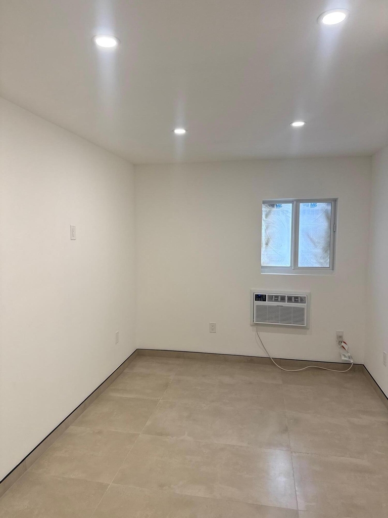 1235 Normandy Drive - Photo 5