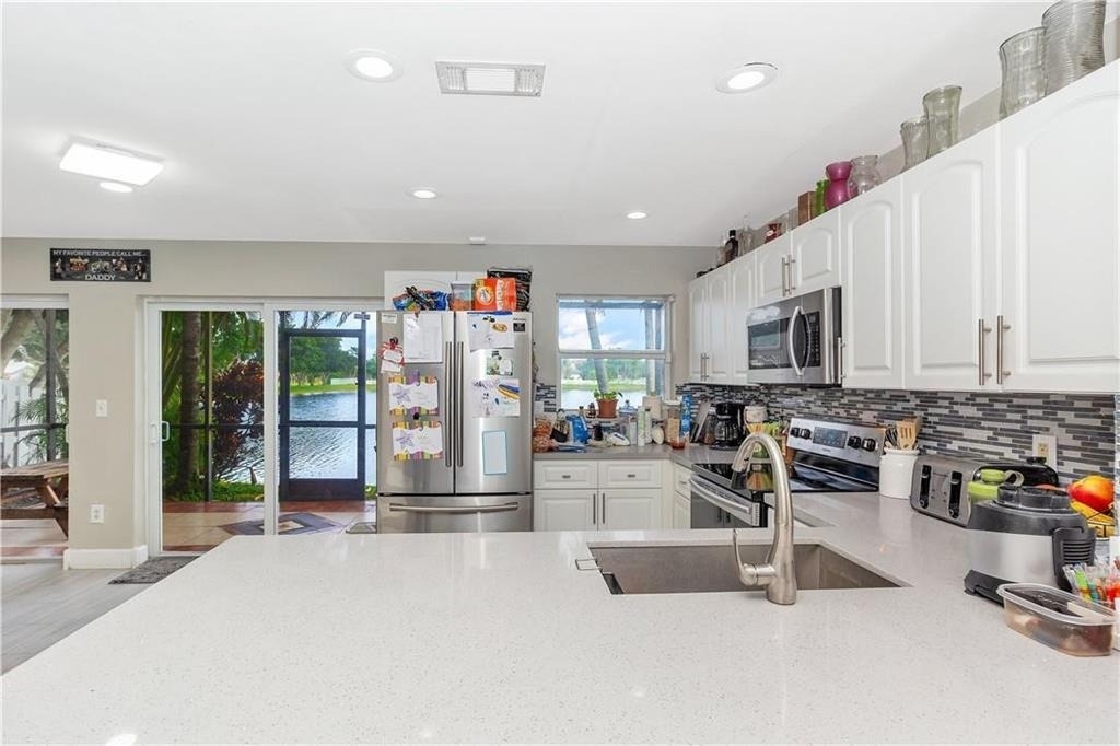 9812 Nw 9th Court - Photo 7
