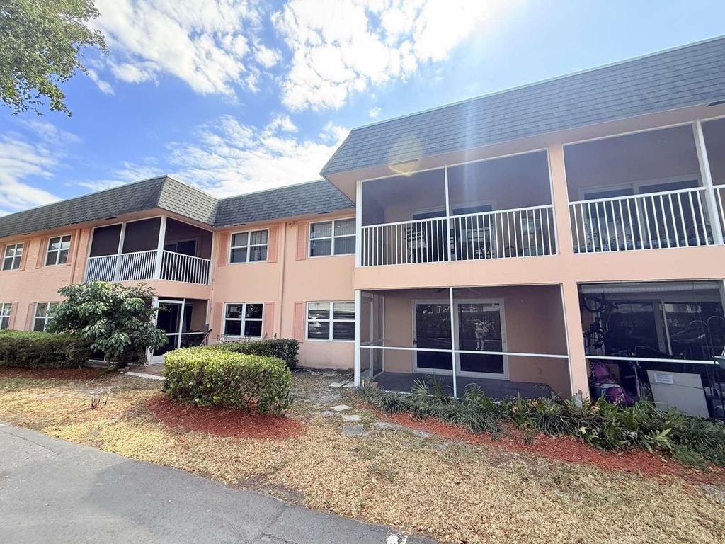 760 Se 2nd Avenue - Photo 1