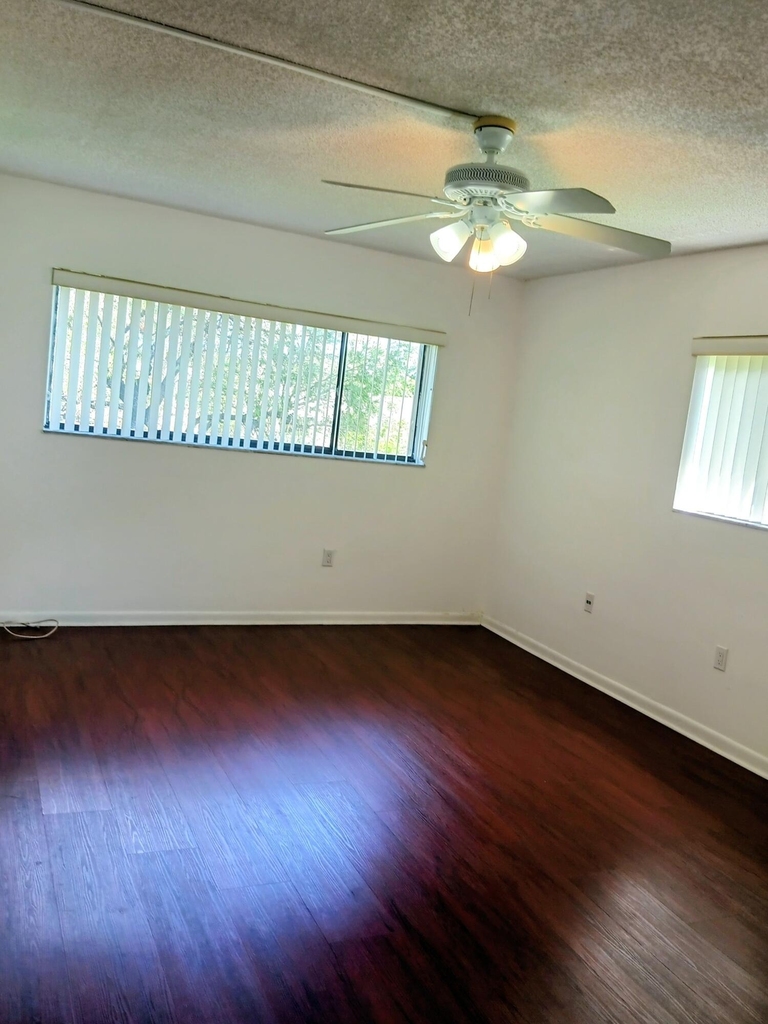 8015 Sw 107th Avenue Sw - Photo 28
