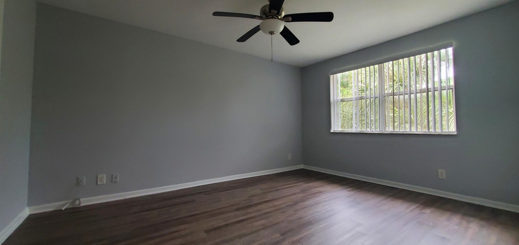 9033 Wiles Road - Photo 11
