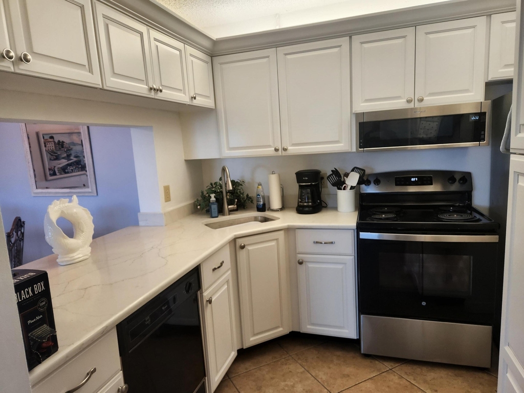 4436 Ne Ocean Boulevard - Photo 2