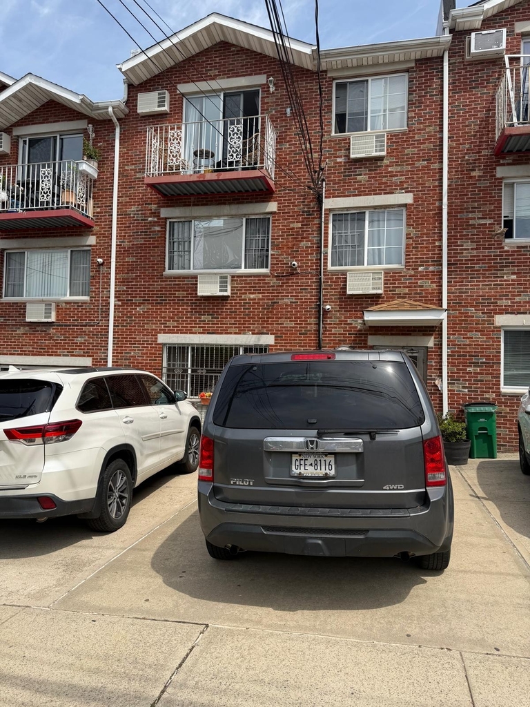 76th Street - Photo 3
