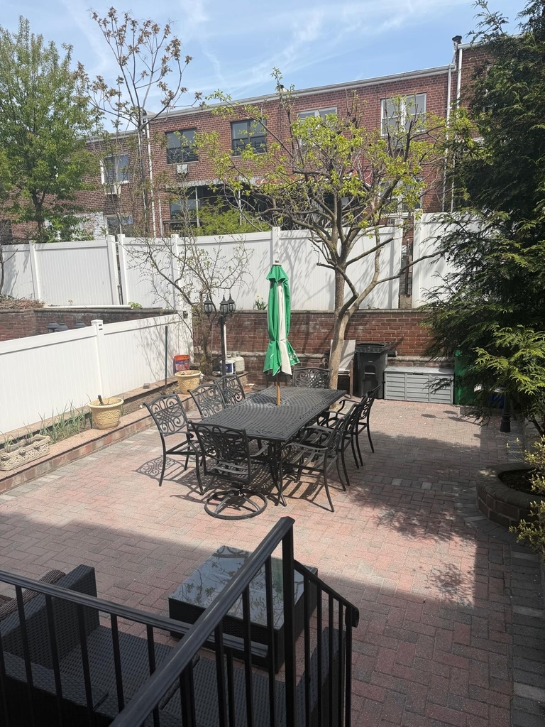 76th Street - Photo 18