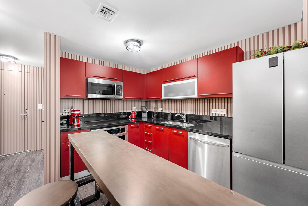 244 Biscayne Boulevard - Photo 8