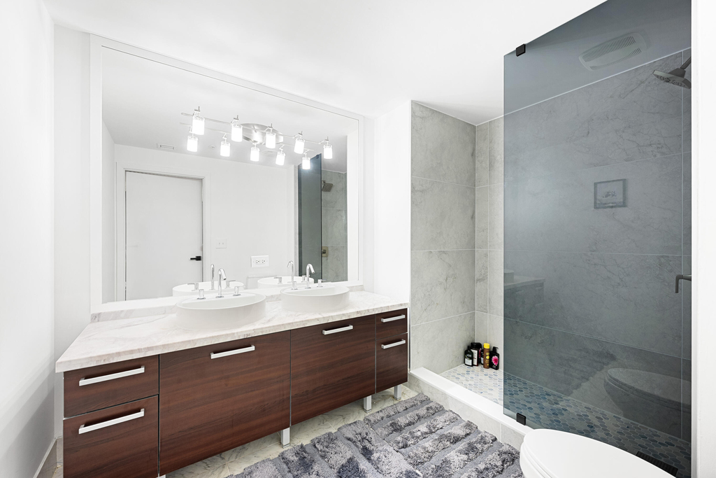 244 Biscayne Boulevard - Photo 20