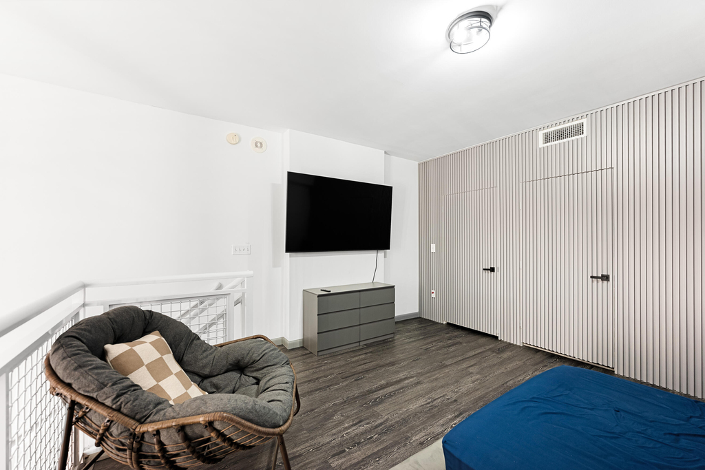 244 Biscayne Boulevard - Photo 18