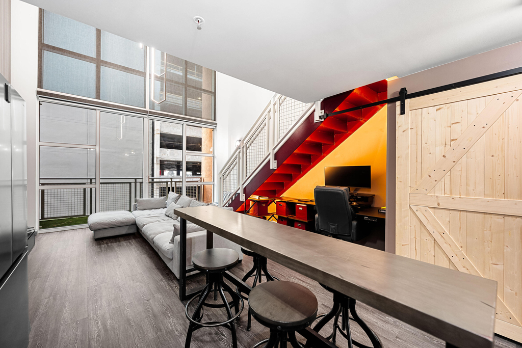 244 Biscayne Boulevard - Photo 6
