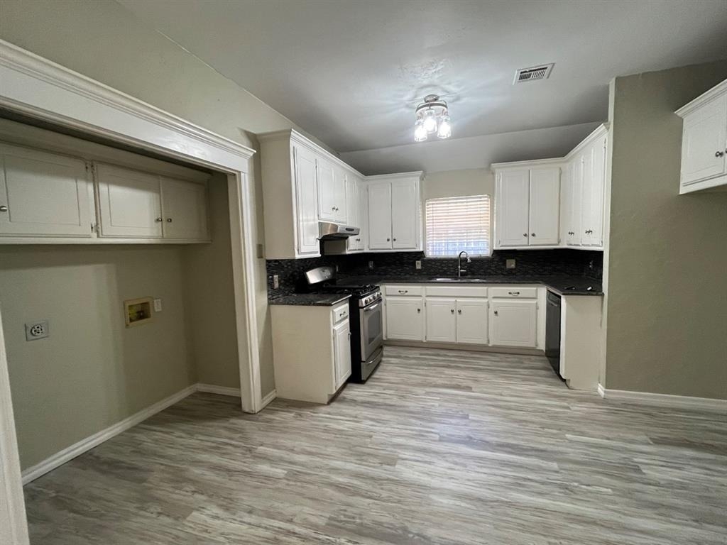 421 W 10th Street - Photo 11