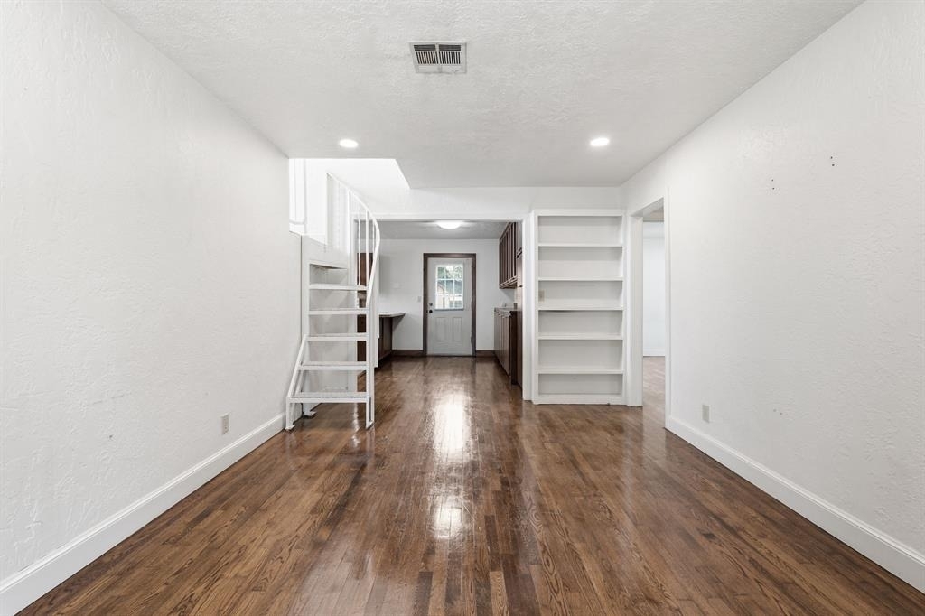 751 Iowa Street - Photo 3
