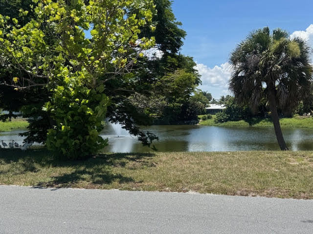 709 Se Alamanda Way - Photo 2