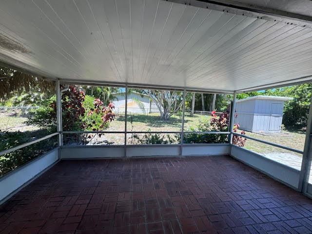 709 Se Alamanda Way - Photo 1