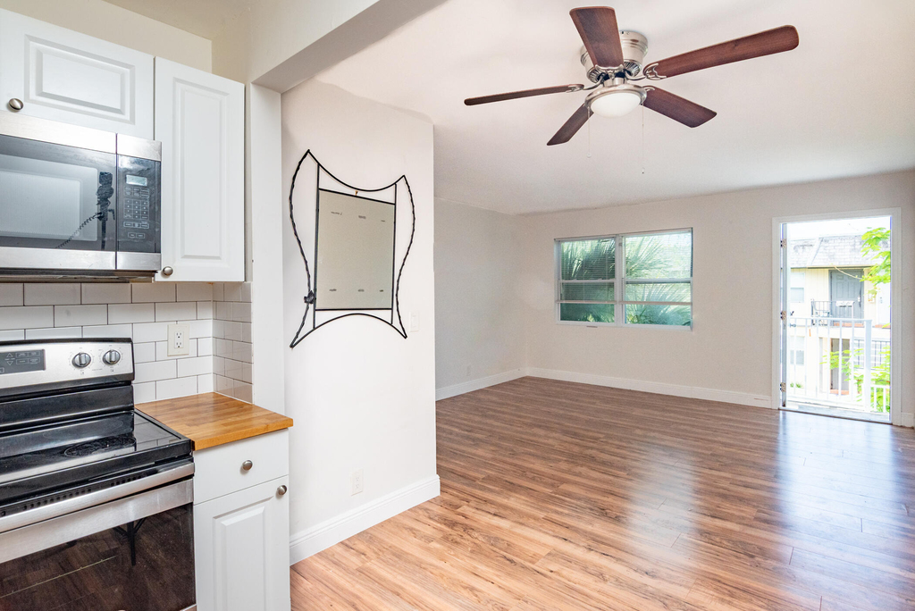 715 S Swinton Avenue - Photo 2