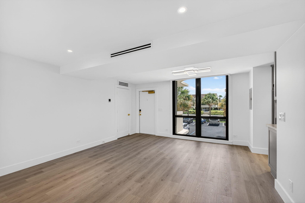 136 Lakeshore Drive - Photo 9