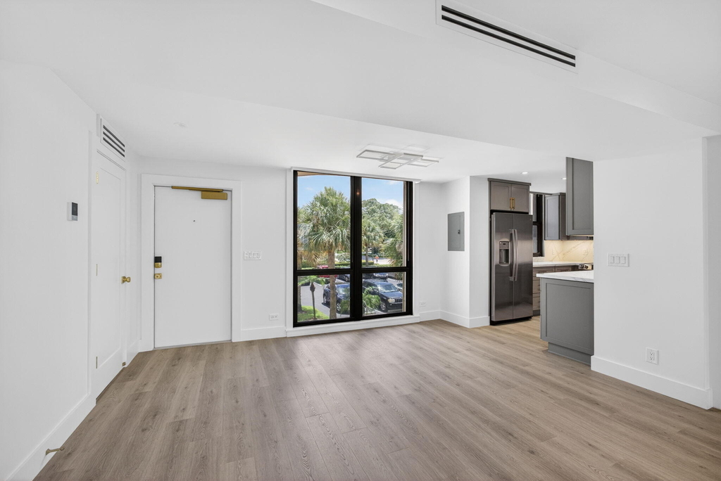 136 Lakeshore Drive - Photo 8