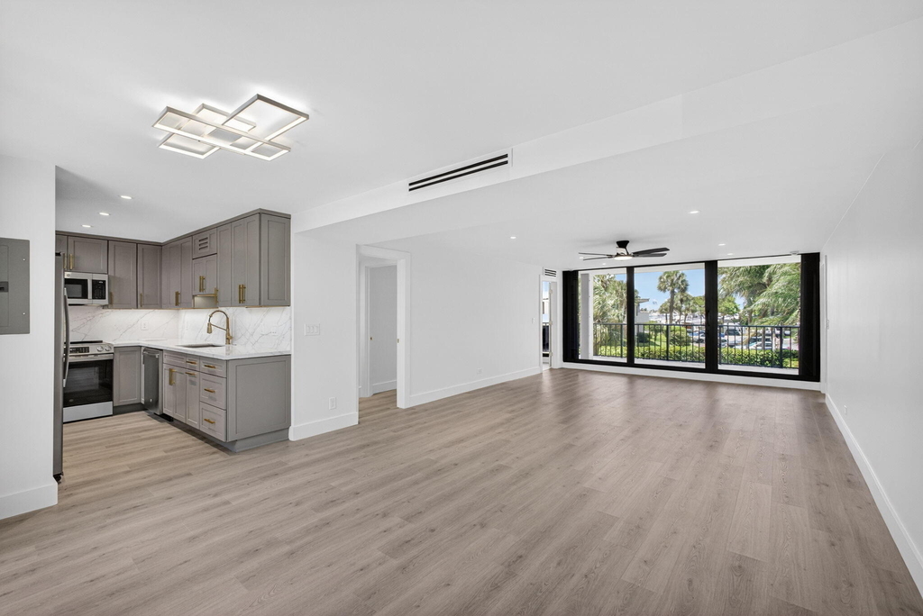136 Lakeshore Drive - Photo 10