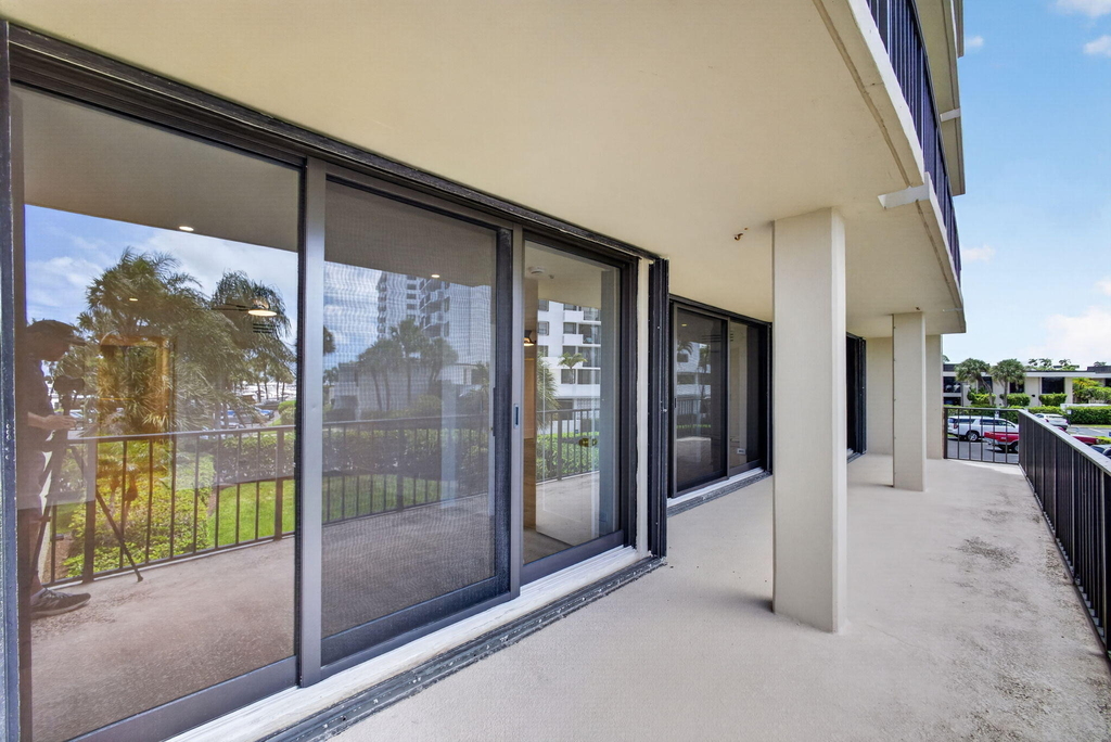 136 Lakeshore Drive - Photo 6