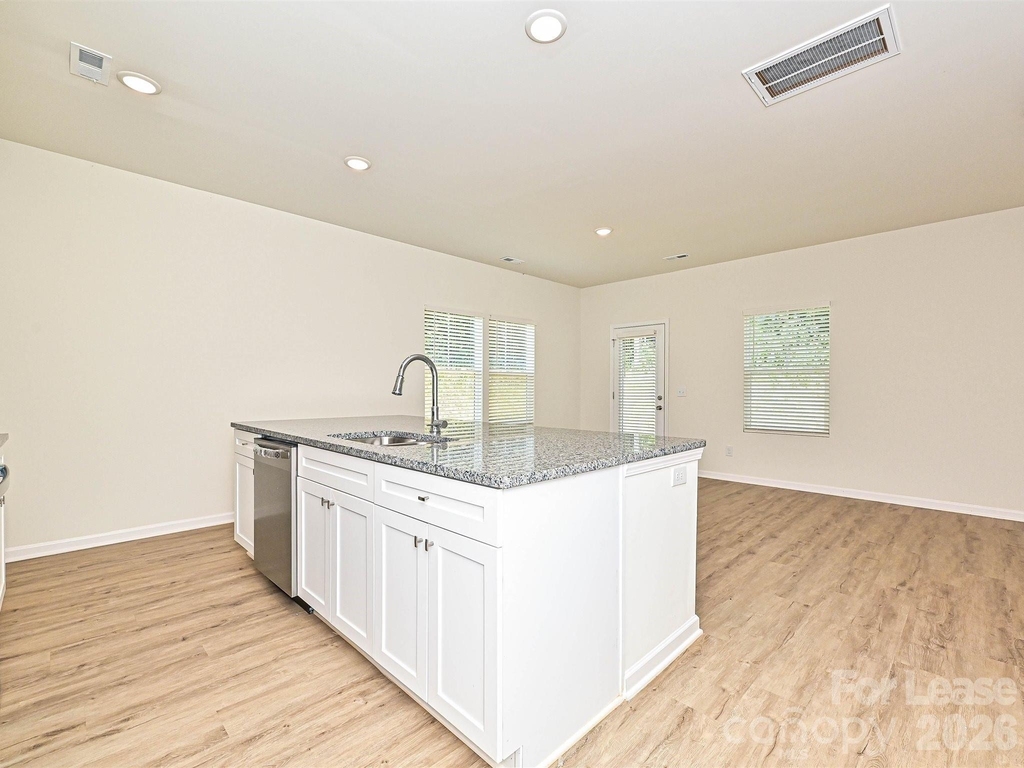 1725 E Cloaninger Avenue - Photo 1