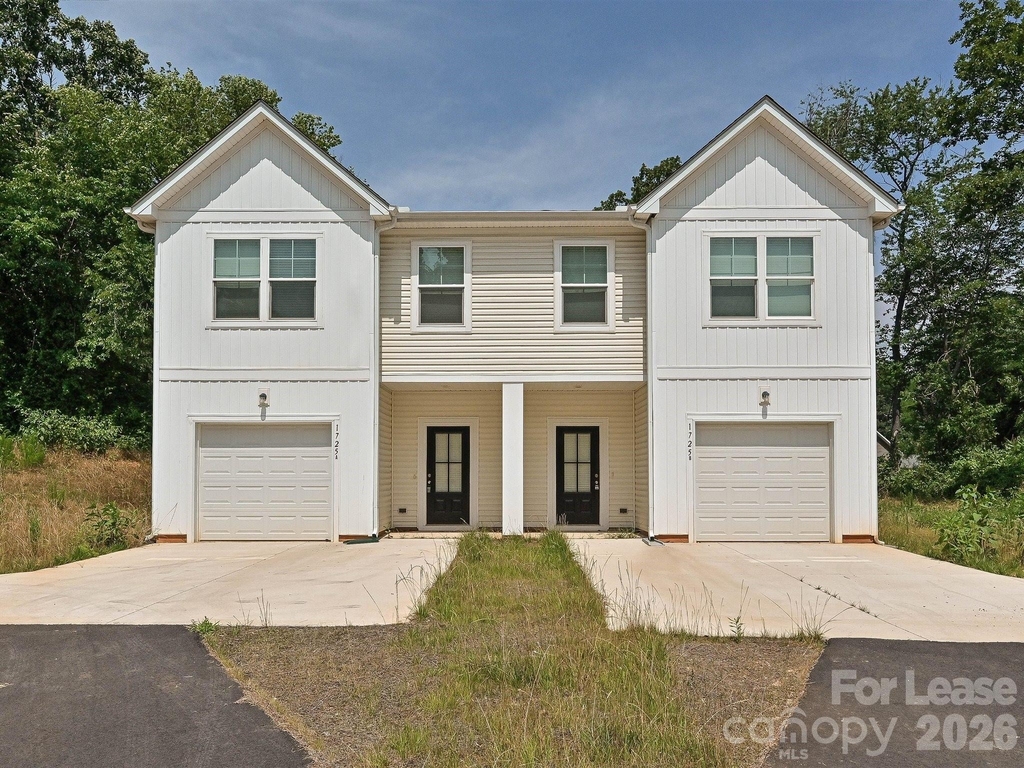 1725 E Cloaninger Avenue - Photo 0