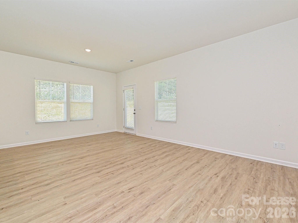 1725 E Cloaninger Avenue - Photo 3