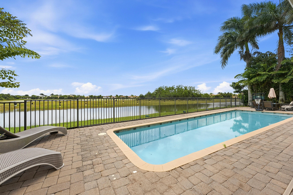 851 Edgebrook Lane - Photo 1