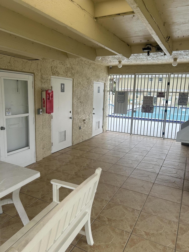1537 Se Royal Green Circle Se - Photo 3