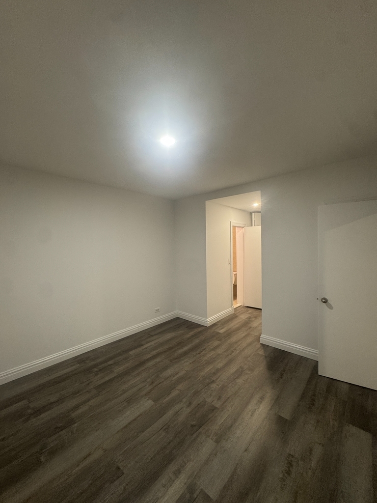 W 34th Street - Photo 13