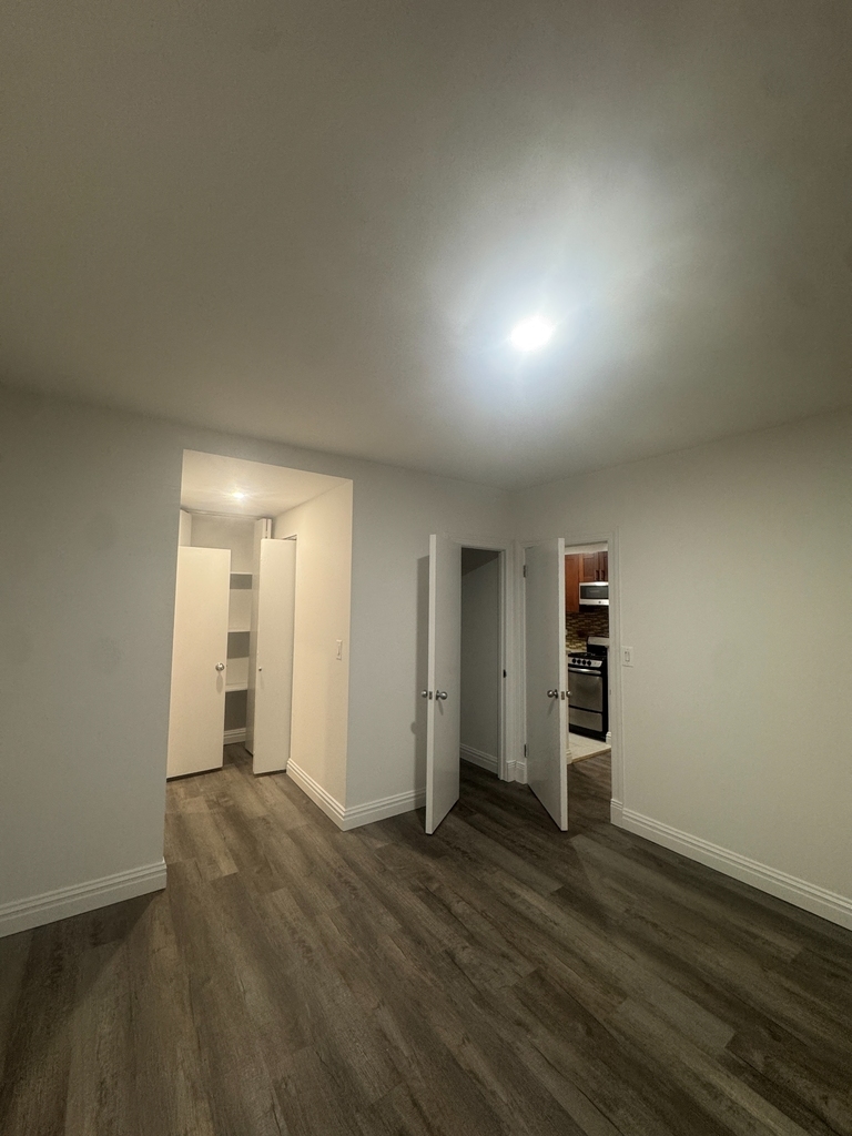 W 34th Street - Photo 14